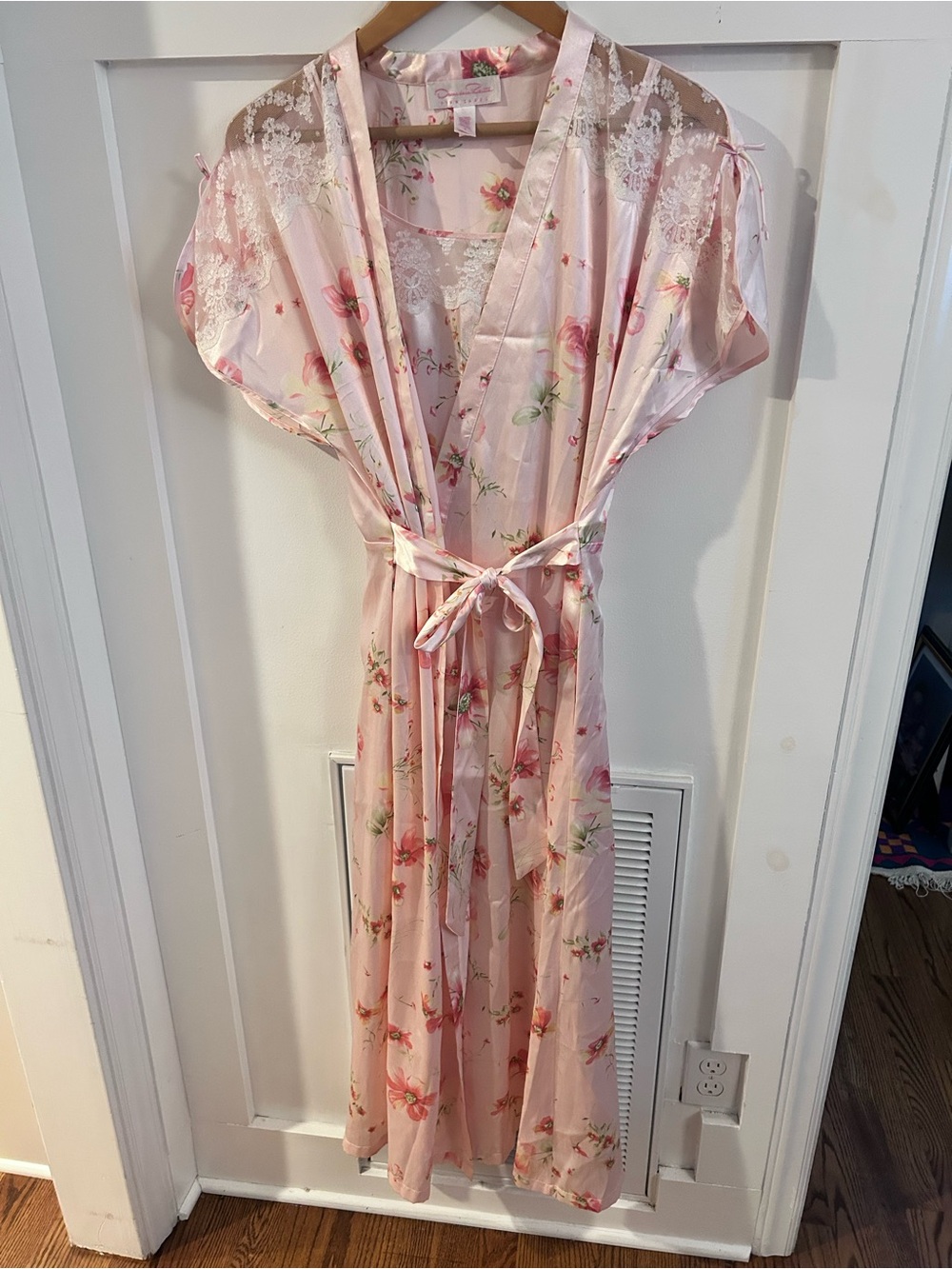 Oscar de la Renta Pink Label Floral Satin Nightgown & Robe Set Size S
